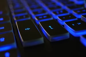 gros plan-de-la-photo-noir-et-bleu-clavier-1194713