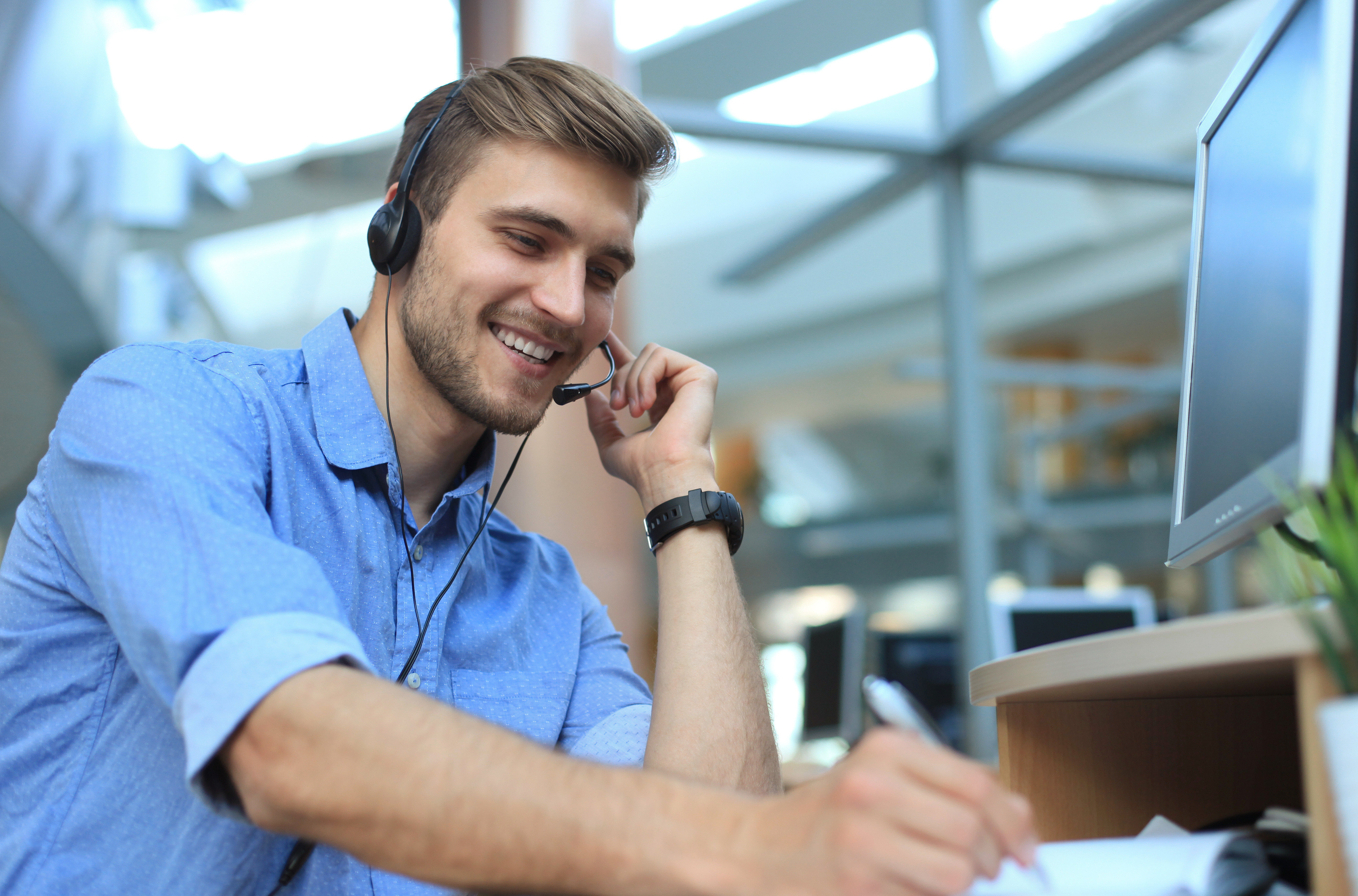 Proactive contact center customer service